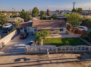 37 Garden Dr, Bakersfield, CA 93307