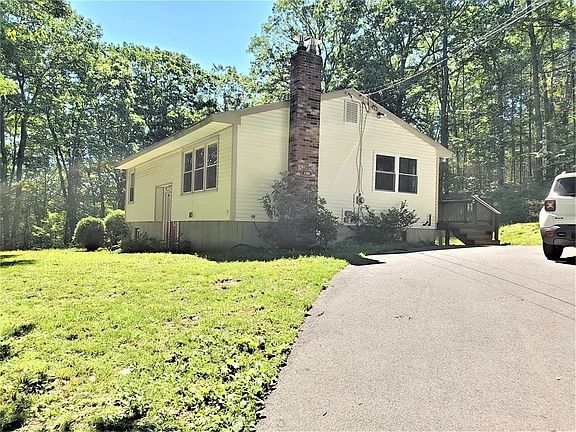 3rd image of 132 Woodland Dr