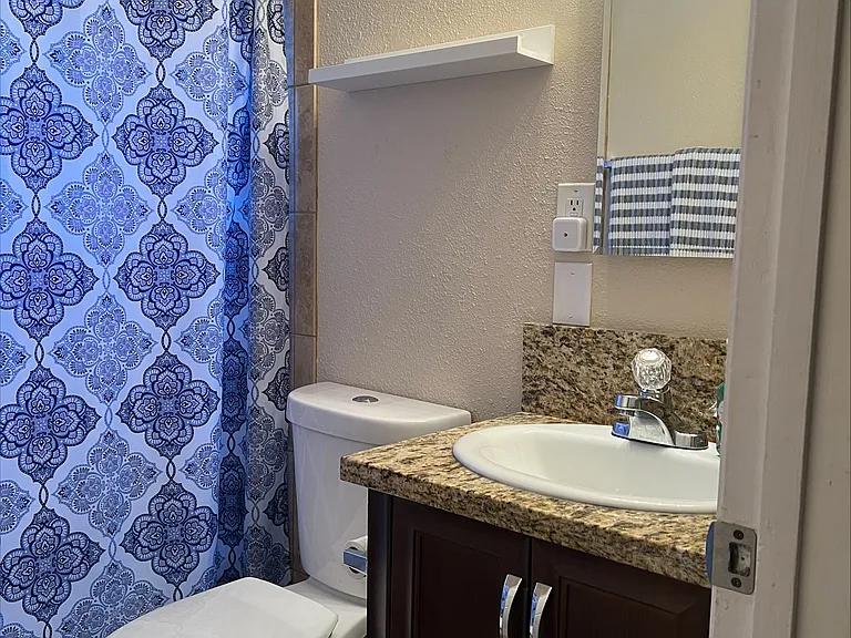 1147 Rose Ave — Photo 4
