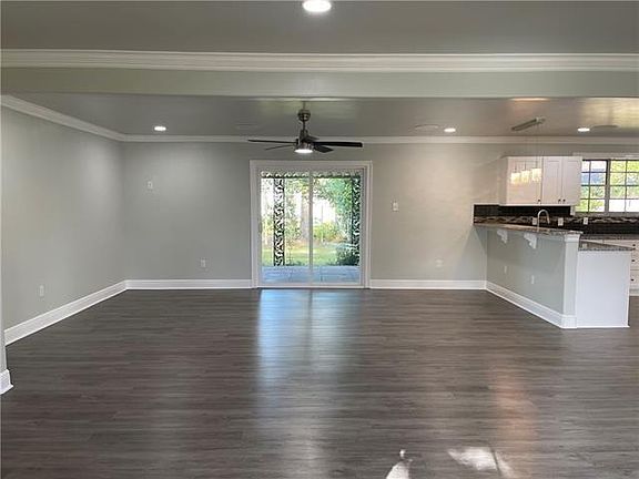 2nd image of 214 River Oaks Dr