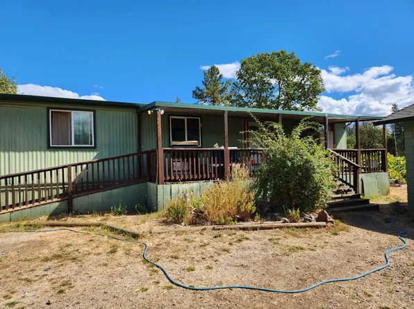1744 Laurel Rd, Cave Junction, OR 97523