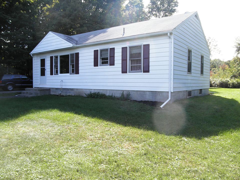 1st image of 105 S Quaker Ln