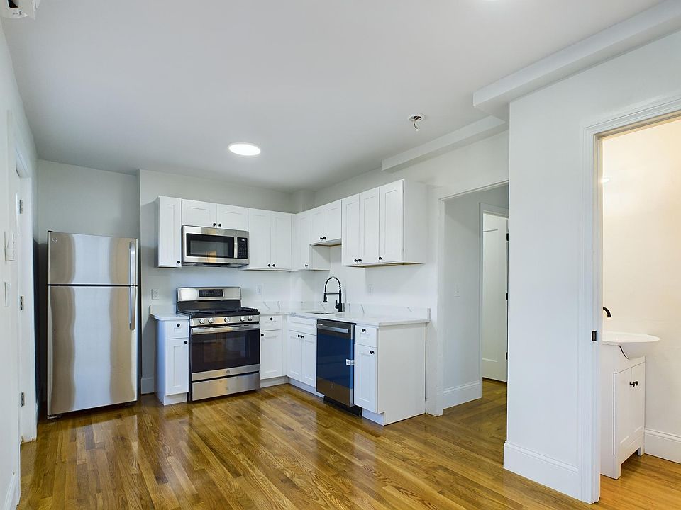 35 South St Foxboro MA Zillow