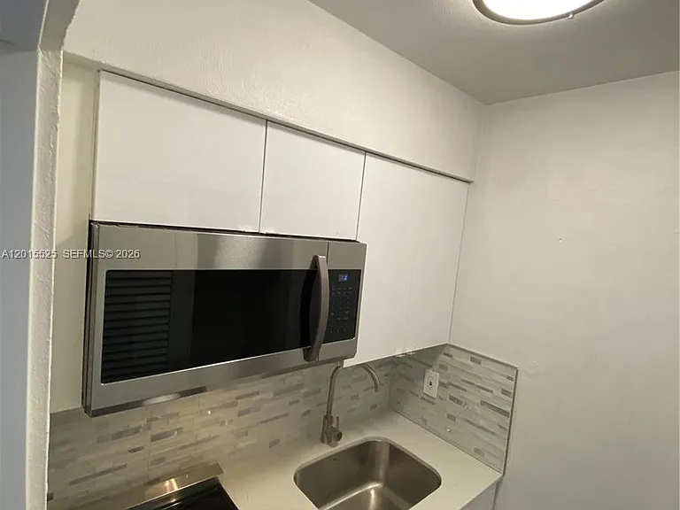 1723 Liberty St #6 — Photo 3