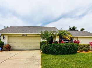 6564 Waterford Cir, Sarasota, FL 34238