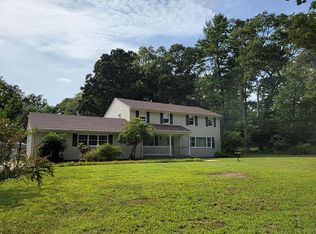 99 Woodville Alton Rd, Hope Valley, RI 02832