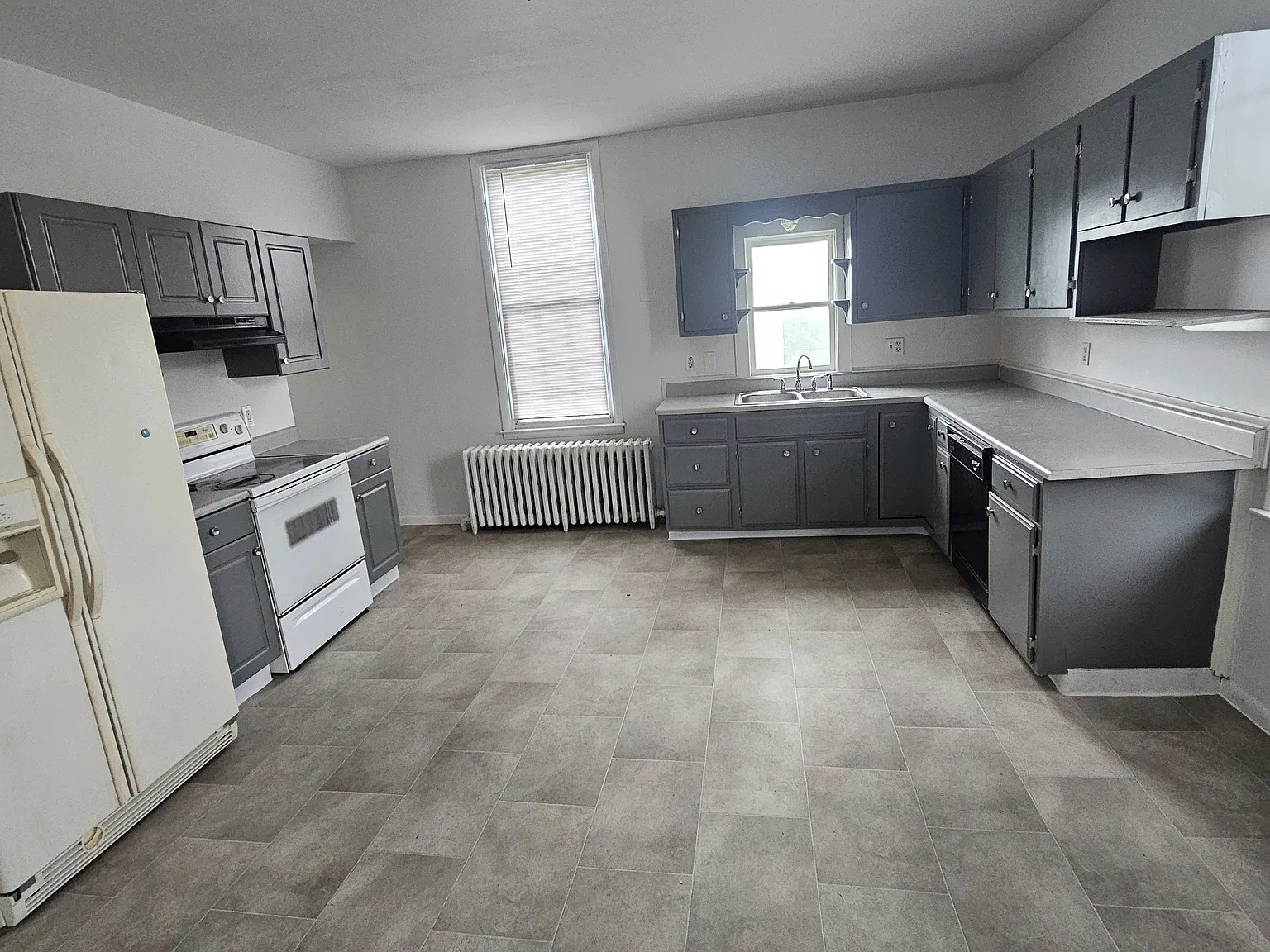 2 bed, 1000 sqft, $1,350 — Photo 3
