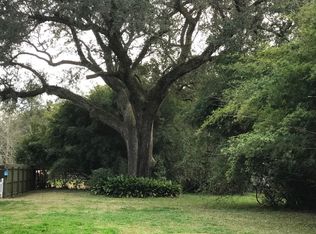 230 Leonhard Ave, Bay Saint Louis, MS 39520