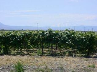 Nna Ashue Rd, Toppenish, WA 98948