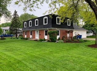 110 W Oak Glen Dr, Bartlett, IL 60103