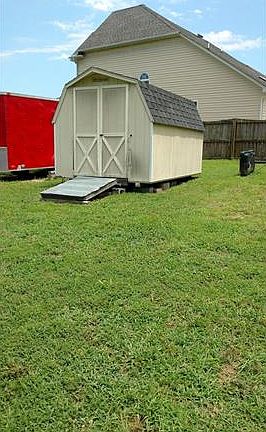 4th image of 301 Pleasant Dr