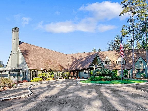 4th image of 10641 Glen Acres Dr S #10641