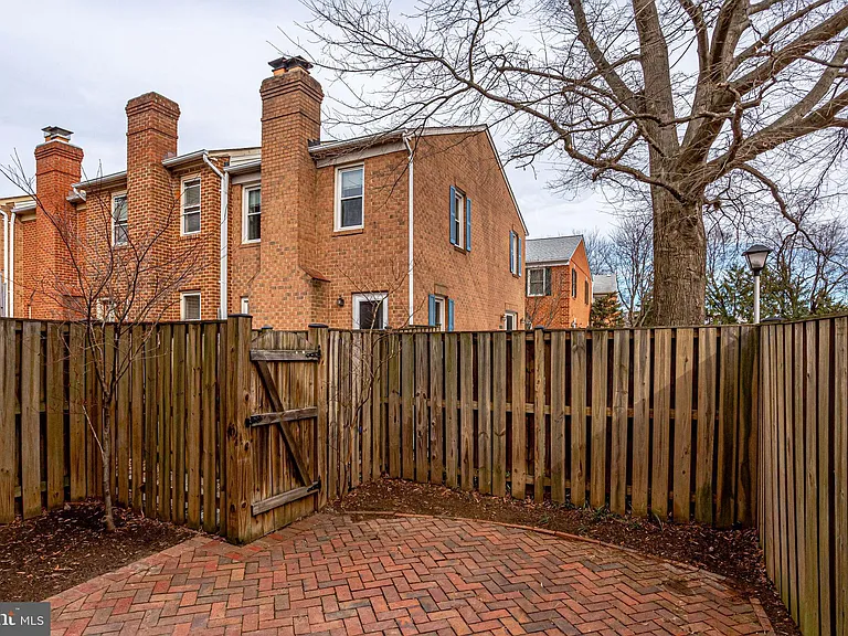 839 N Greenbrier St — Photo 39