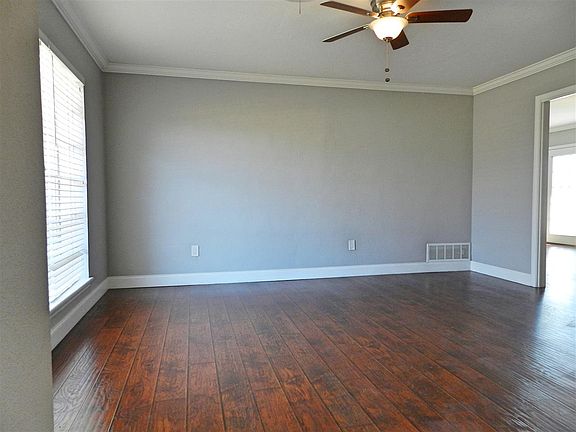 5th image of 1715 NW Cedarwood Dr