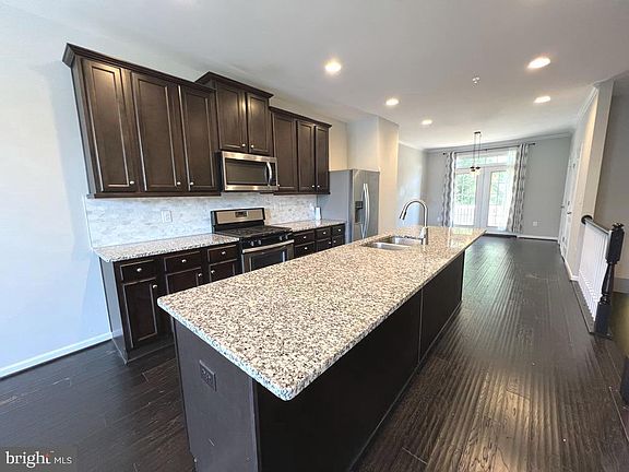 5th image of 8112 Hollow Ct