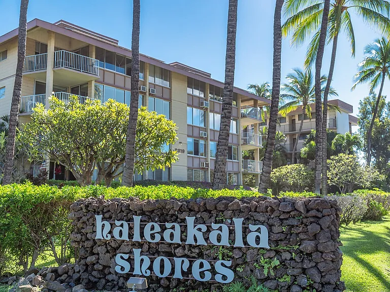 S Kihei Rd — Photo 30