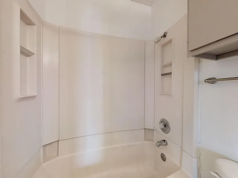 Willow Hill Apartments — Photo 53