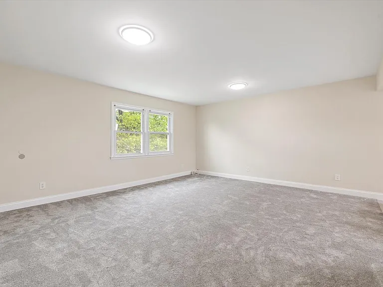 6 Hallock St #2 — Photo 10