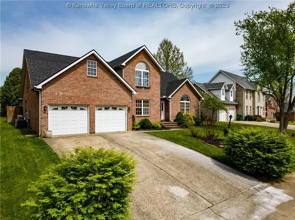 70 Frontier Ln, Hurricane, WV 25526