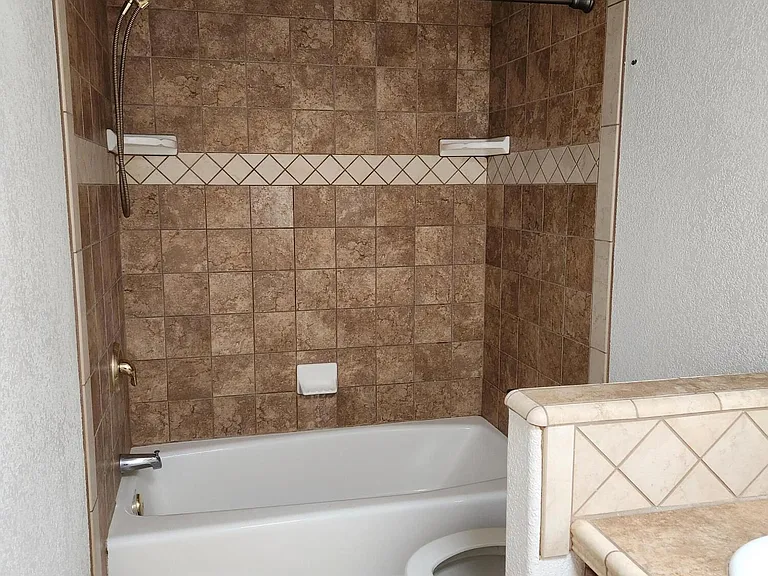 2253 Daytona Ave — Photo 21