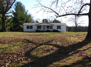 212 Clearview Rd, Cottontown, TN 37048