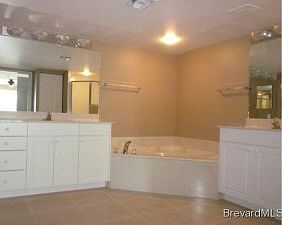 4th image of 7108 Marbella Ct Unit 403