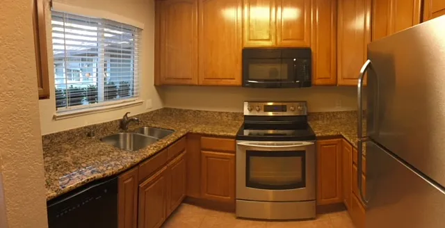 184 El Dorado Ave #10 — Photo 2