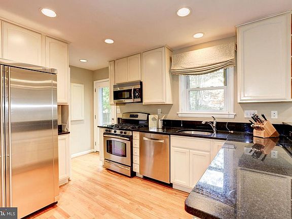 5th image of 10025 Kensington Pkwy