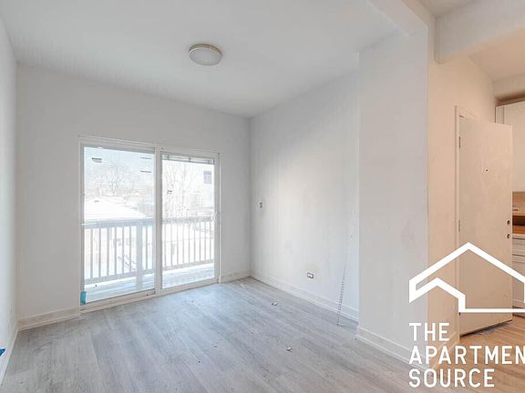 5th image of 4937 N Saint Louis Ave #1S