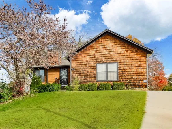 12315 Bentley Cir, Grandview, MO 64030