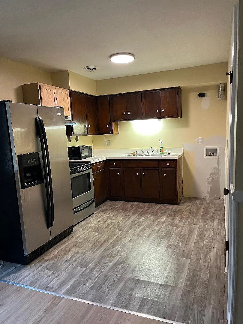3 bed, 1.5 bath, 1325 sqft, $2,000 — Photo 4