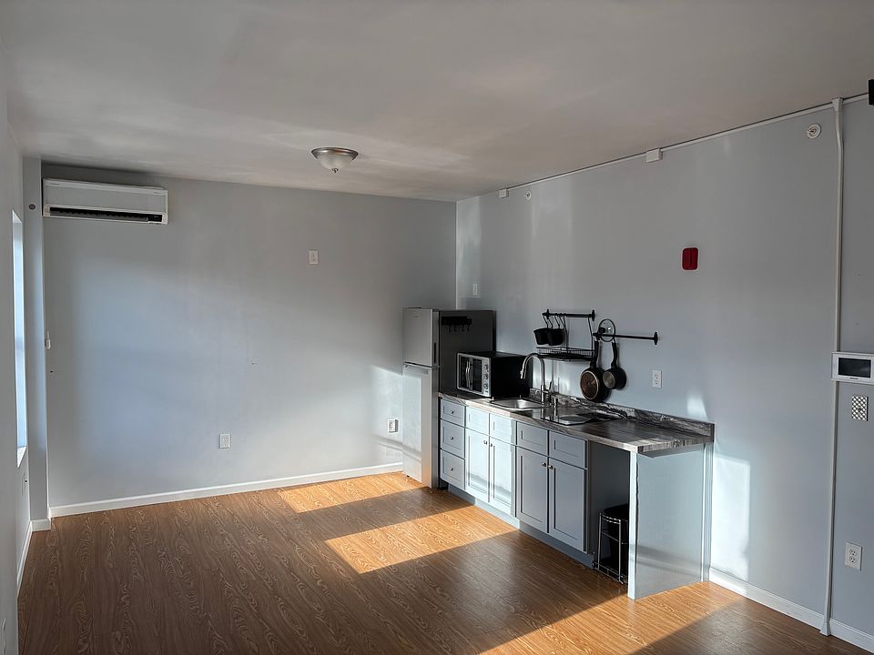 2nd image of 415-19 Main St #2B