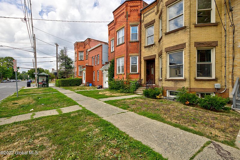 2nd image of 271 Western Avenue Avenue