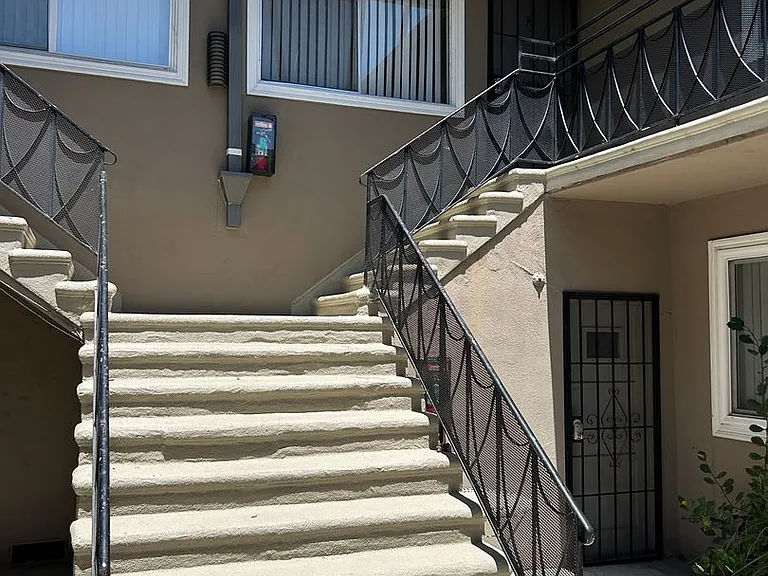 11401 Washington Pl — Photo 2