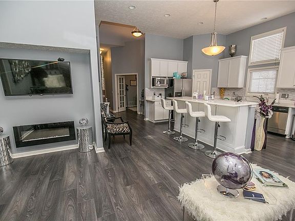 4th image of 5860 Red Rock Ct