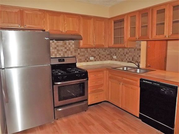 5th image of 1 Cedar Ct APT 8
