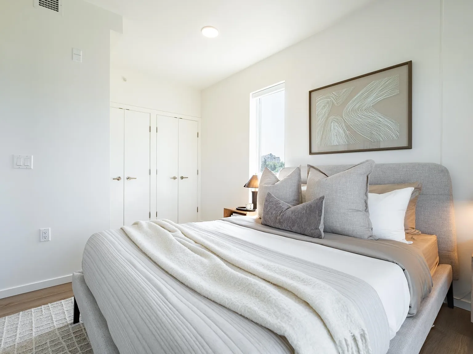 Studio, 400 sqft, $1,740 — Photo 2