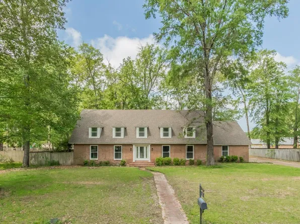 9 Jefferson Pl, Pine Bluff, AR 71603