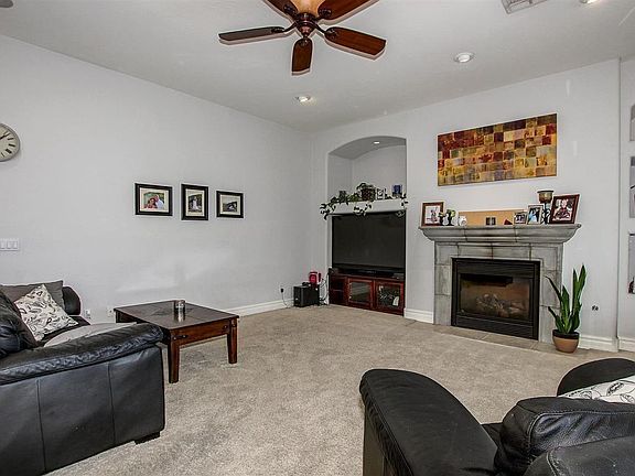 5th image of 9674 S 183rd Ave