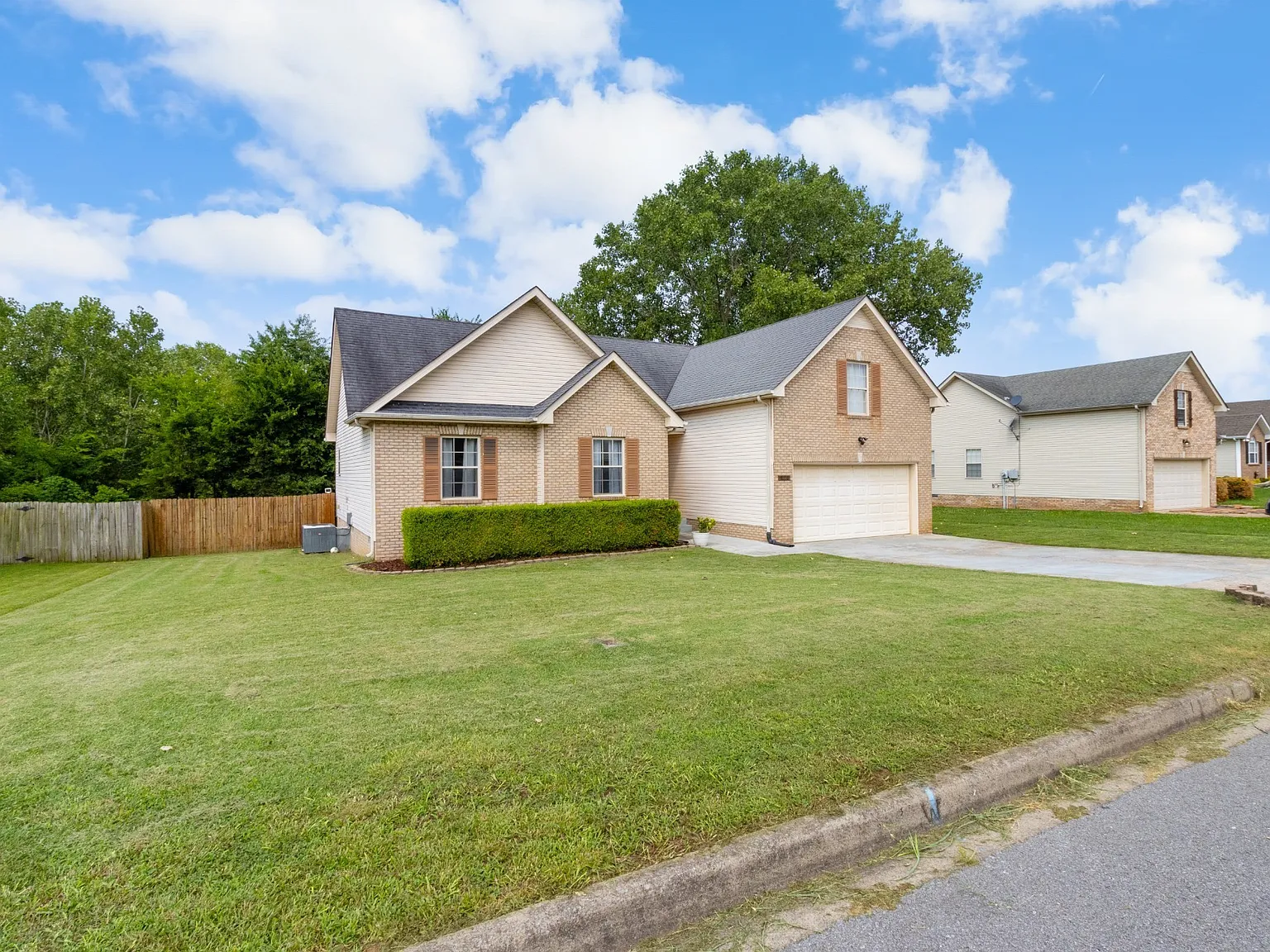 3 bed, 1660 sqft, $1,850 — Photo 4