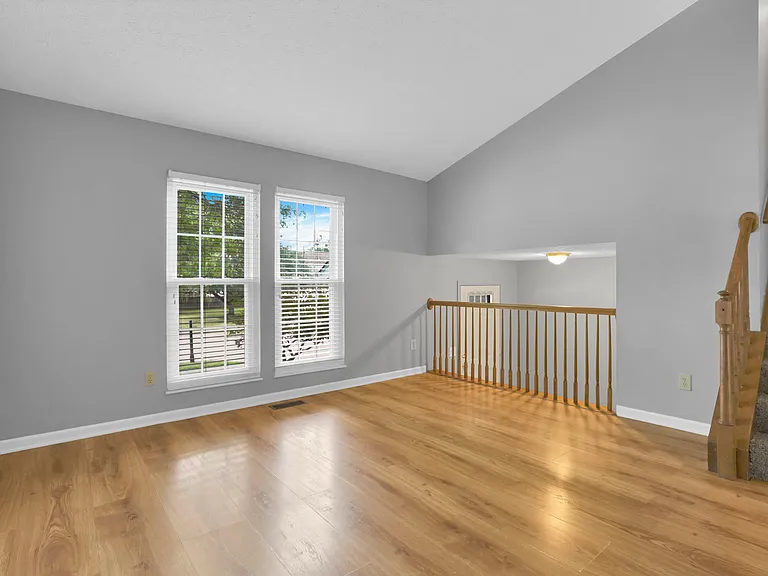 933 Briaro St — Photo 18