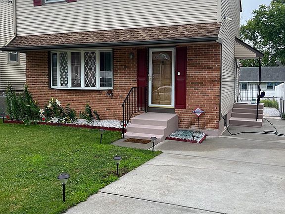 3rd image of 2267 41st St