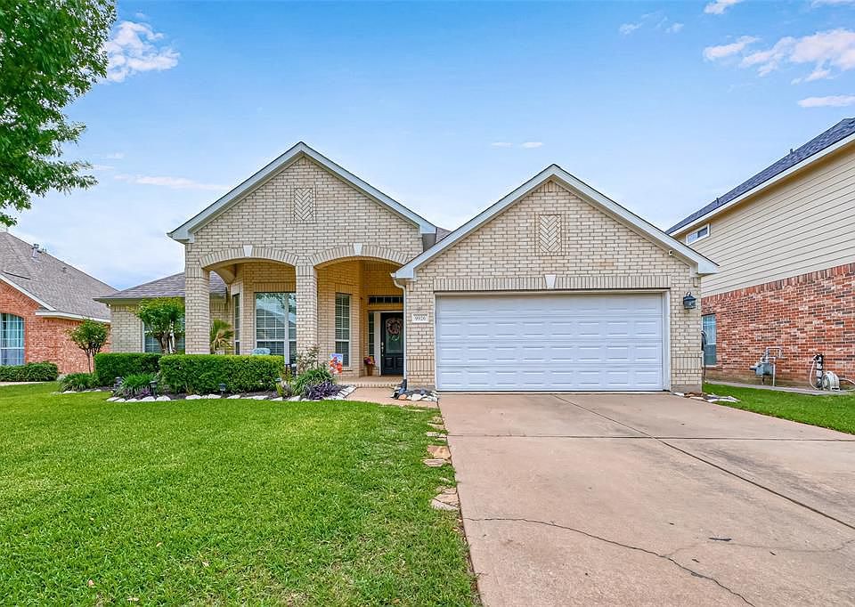 1st image of 9926 Heron Meadows Dr