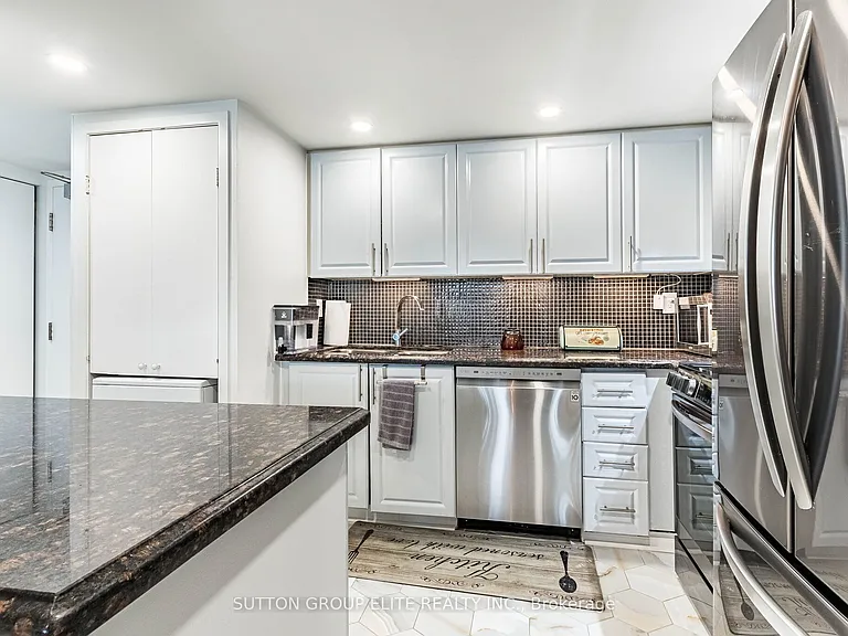 2091 Hurontario St #307 — Photo 16