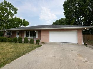 9911 E 25th St, Columbus, IN 47203