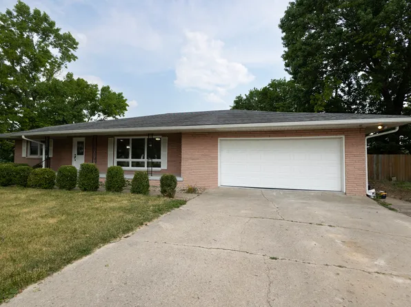 9911 E 25th St, Columbus, IN 47203