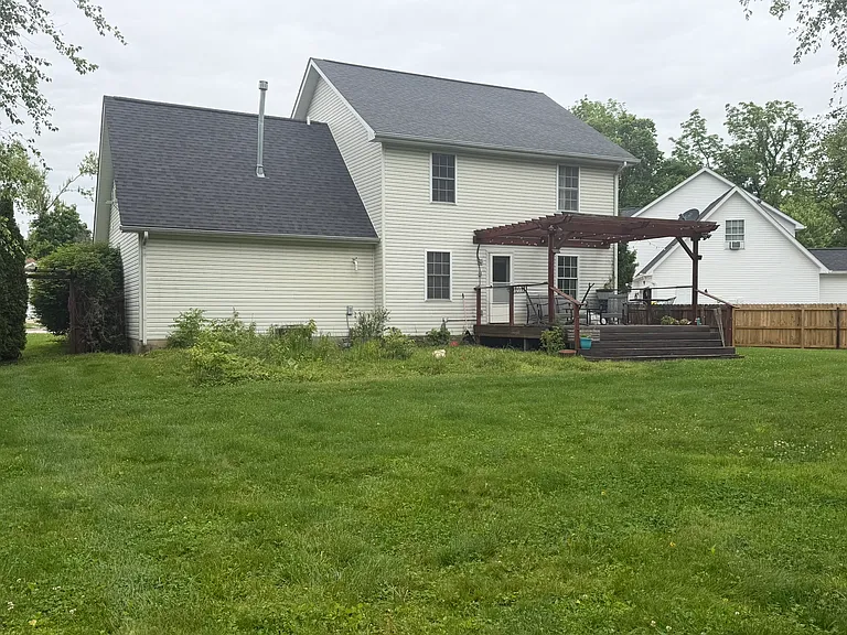 Rear view. GREAT DECK!