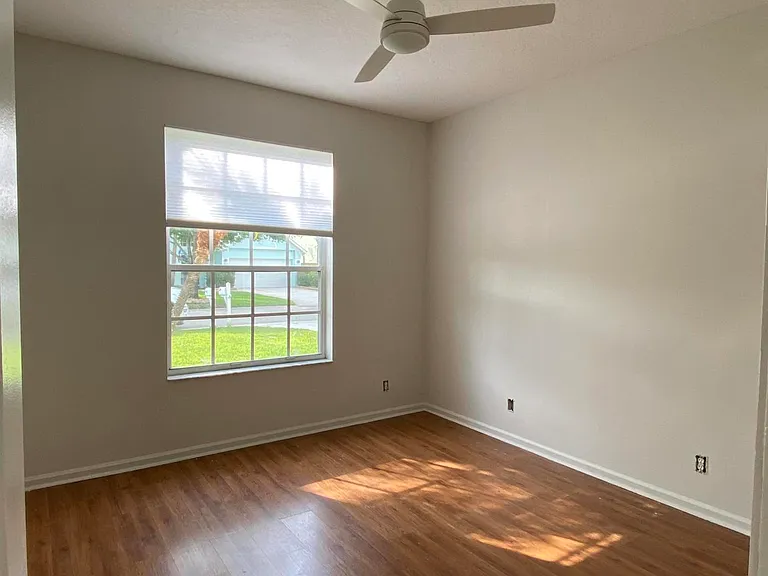 880 NW Waterlily Pl — Photo 9