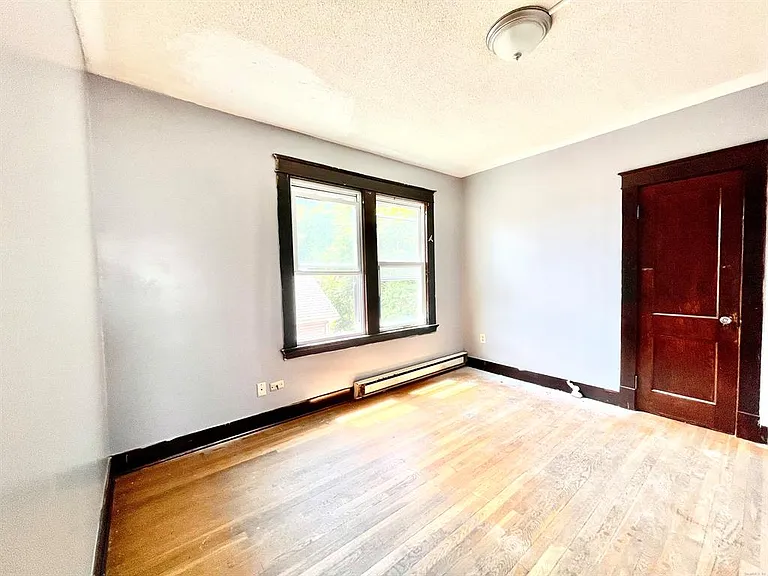 146 Charles St #3 — Photo 5