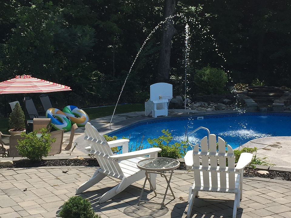 1st image of 11 Blossom Hill Ct